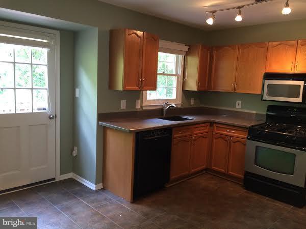 Building Photo - 46748 Woodmint Terrace