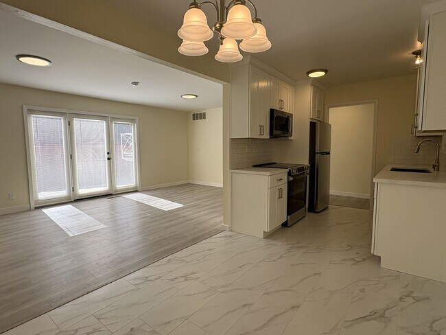 Building Photo - Newly Renovated 2BD/1BA in Palo Alto | Prime Location!