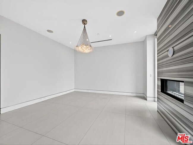 Building Photo - 770 Paseo Miramar