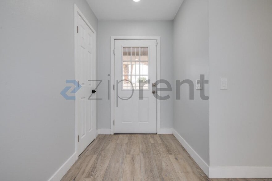 Building Photo - 43160 Virginia Ave