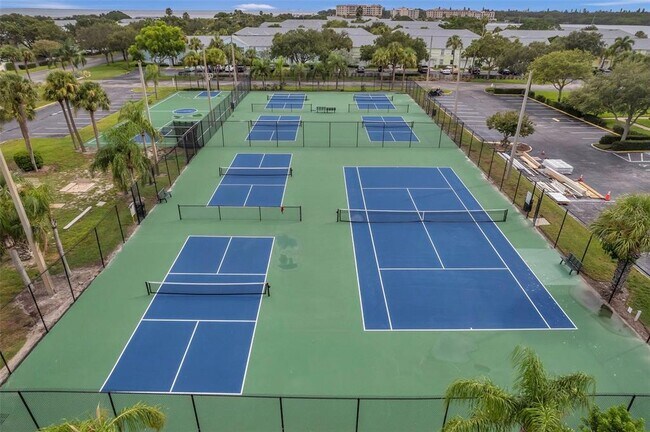 Building Photo - 4751 Coquina Key Dr SE