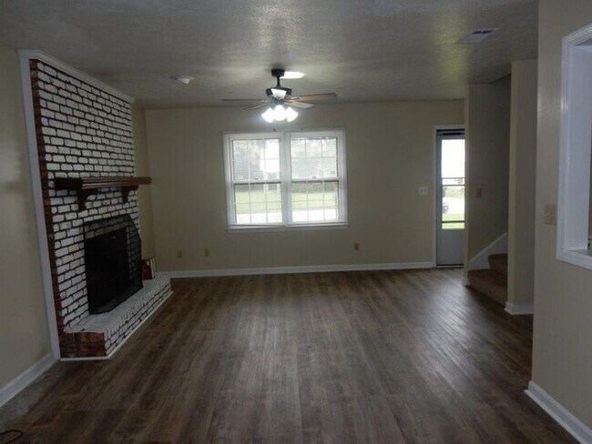 Building Photo - 6300 Olde Towne Dr