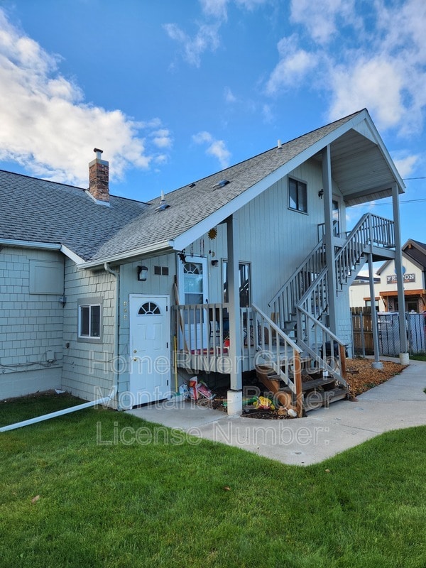Building Photo - 724 Strand Ave