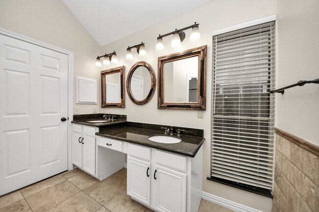 Building Photo - 1024 Glenview Dr