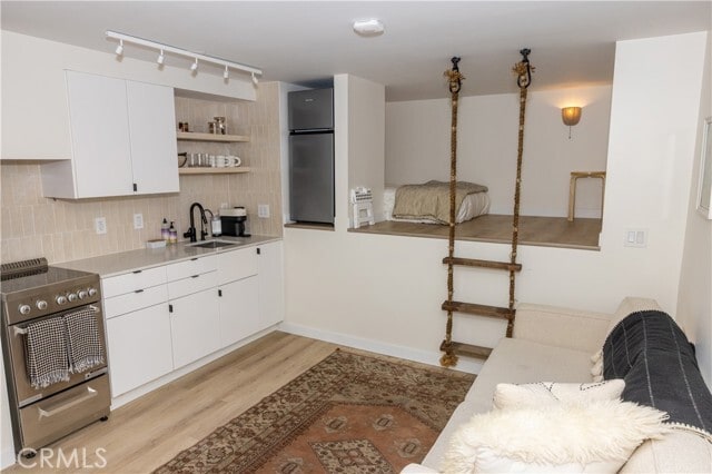 Building Photo - 160 Avenida Florencia