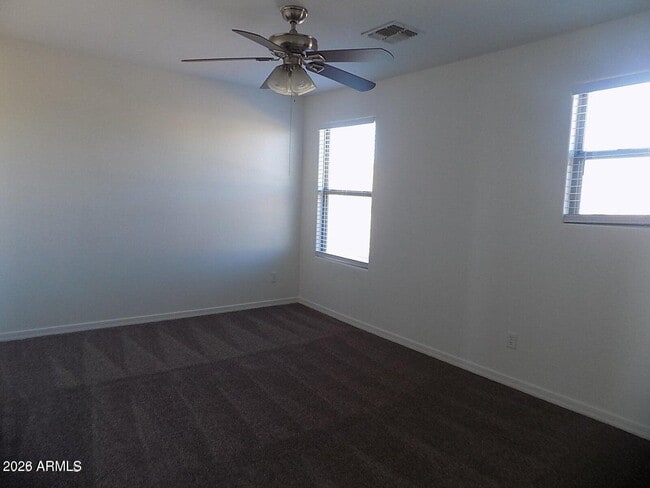 Building Photo - 41298 W Park Hill Dr