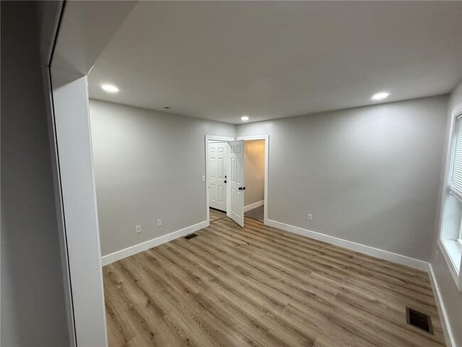 Building Photo - 697 Manton Ave