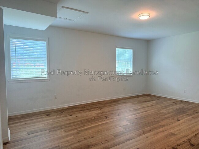 Building Photo - 108 Hassell Ct