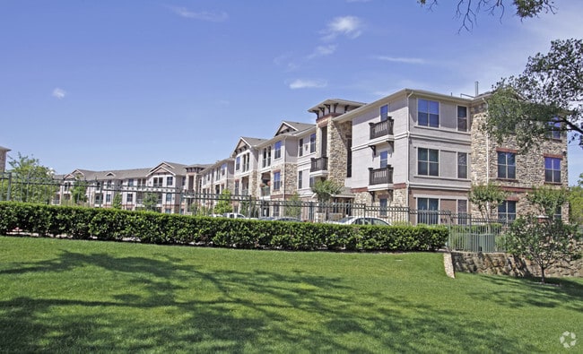 Building Photo - The Mondello