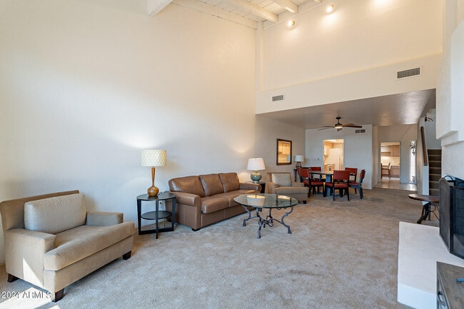 Building Photo - 4446 E Camelback Rd