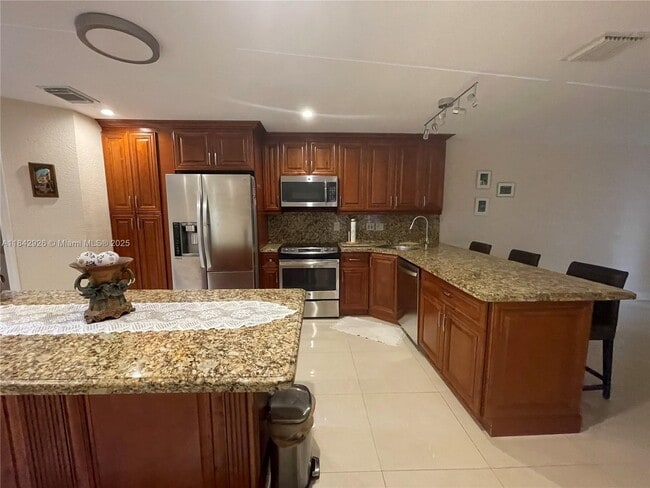 Building Photo - 10290 SW 139th Ct