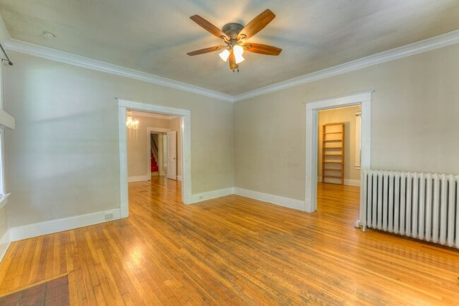 Building Photo - Charming 5BR/2.5BA Brick Bungalow in Vollintine-Evergreen