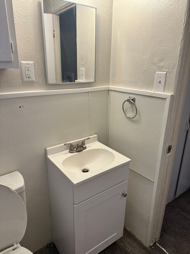 Building Photo - 2319 NW Bell Ave