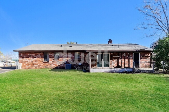 Building Photo - 2614 Andorra Dr