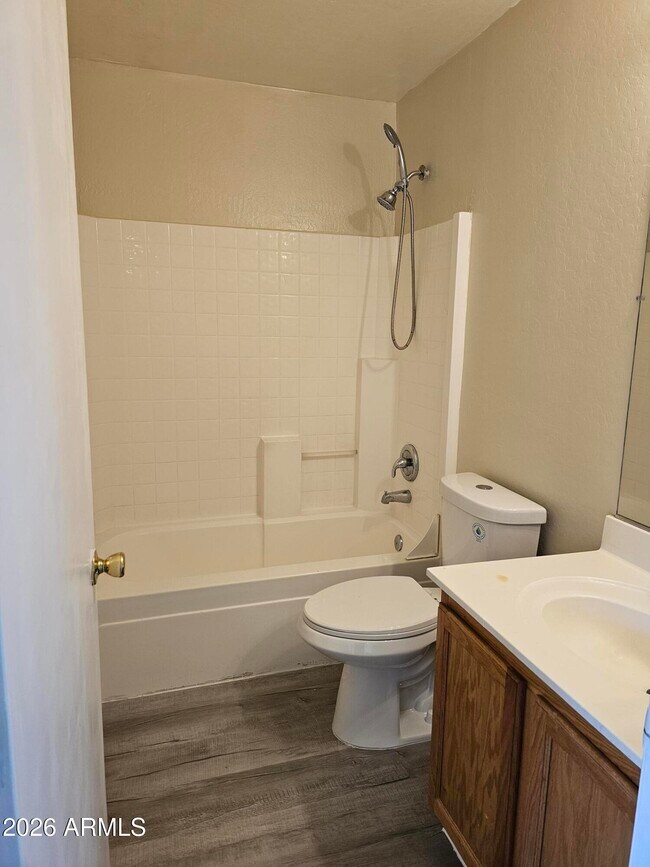 Building Photo - 11108 W Devonshire Ave