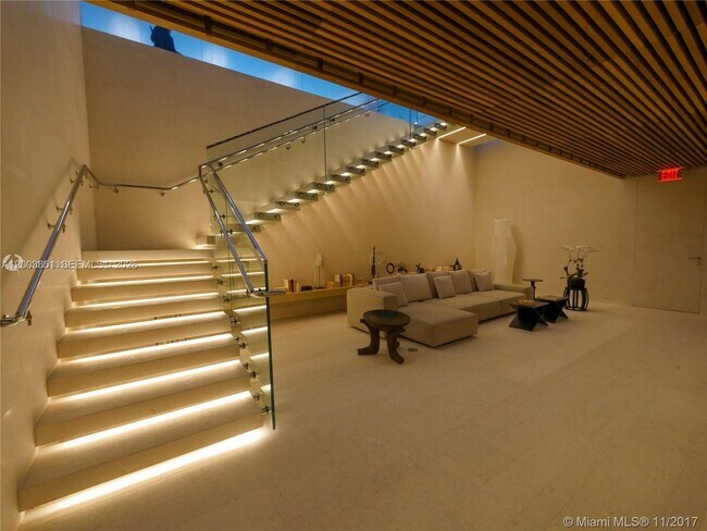 Building Photo - 10201 Collins Ave