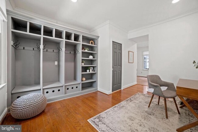 Building Photo - 5309 Tractor Ln