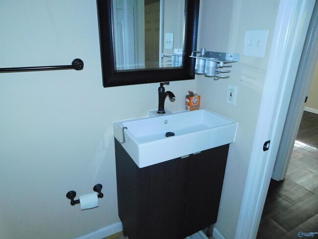 Building Photo - 314 Harolds Dr NW