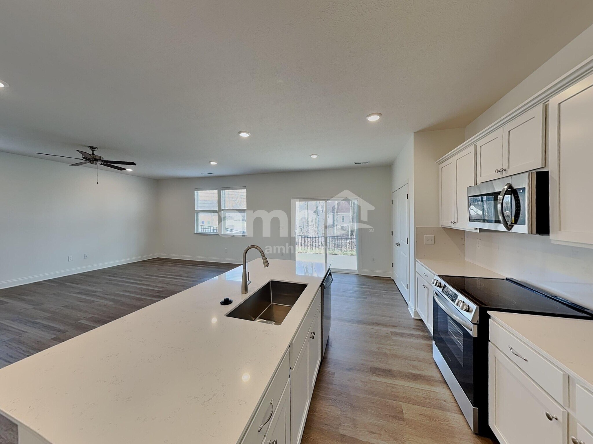 Building Photo - 1004 Heritage Blvd