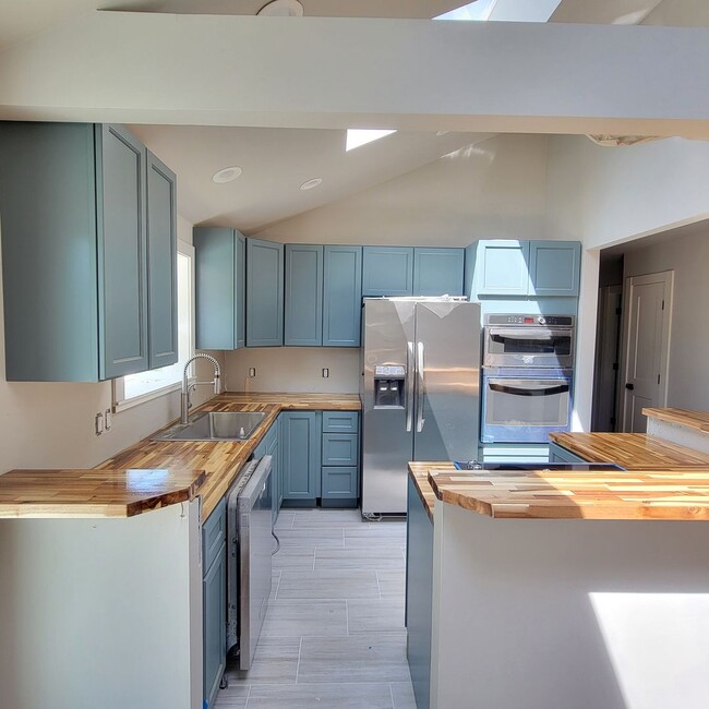 Building Photo - Rambler 3br / 1.5bath in Bow Lake of Seatac