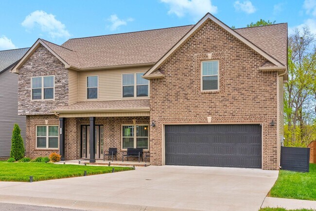 Building Photo - Modern 6-Bedroom Home with Open Layout & S...