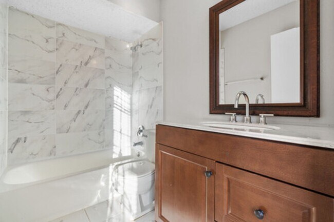 Building Photo - Serravella - 375-204