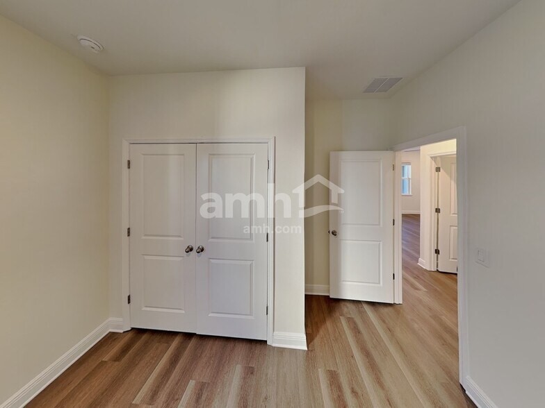 Building Photo - 5994 Sycamore Pl St