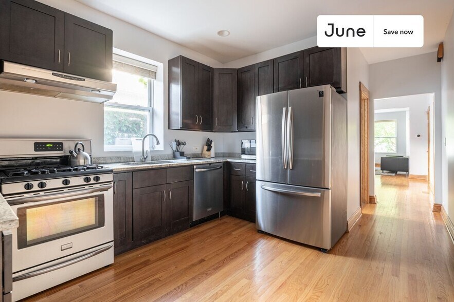 Building Photo - 3020 N Sawyer Ave