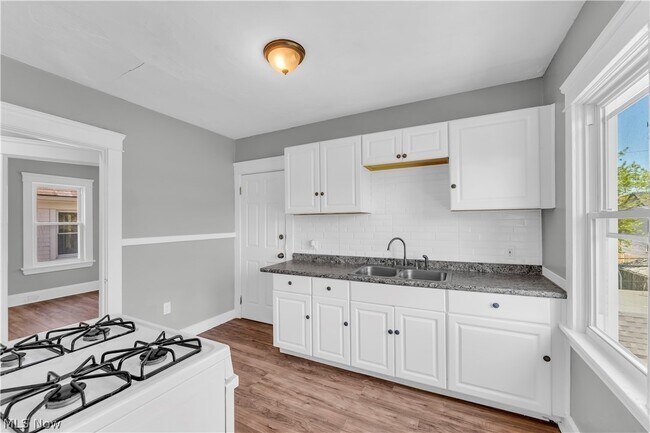 Building Photo - 3309 Desota Ave