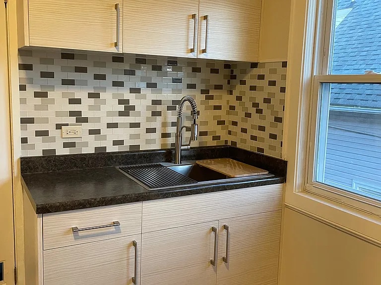 Building Photo - 1022 N Menard Ave