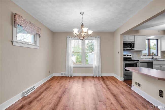 Building Photo - 21 Waverly Ave