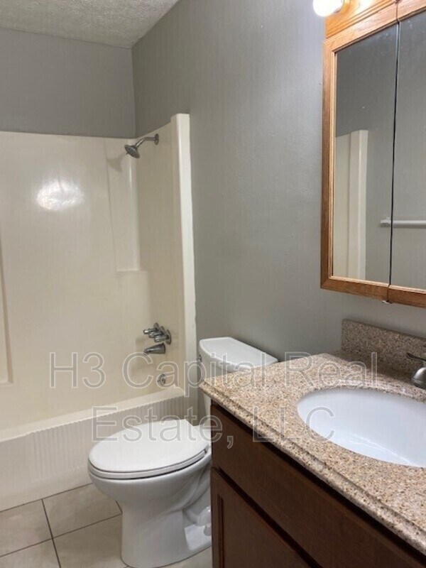 Building Photo - 1409 Poplar St