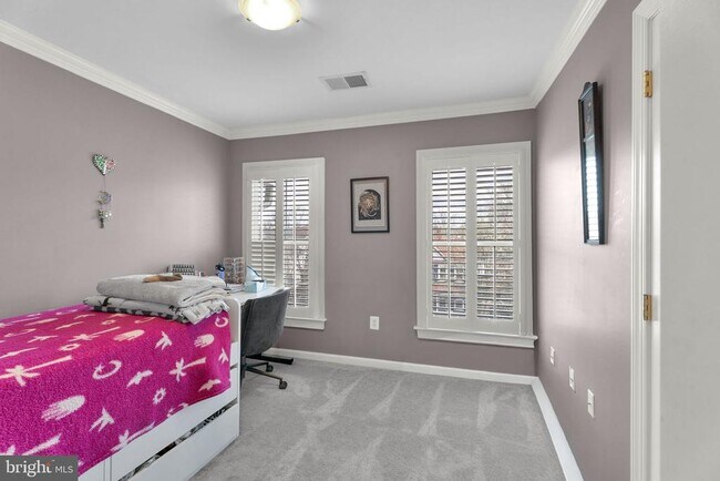 Building Photo - 92 Washington St