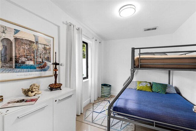 Building Photo - 519 NW 52nd St