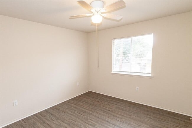 Building Photo - 2406 Magin Meadow Dr