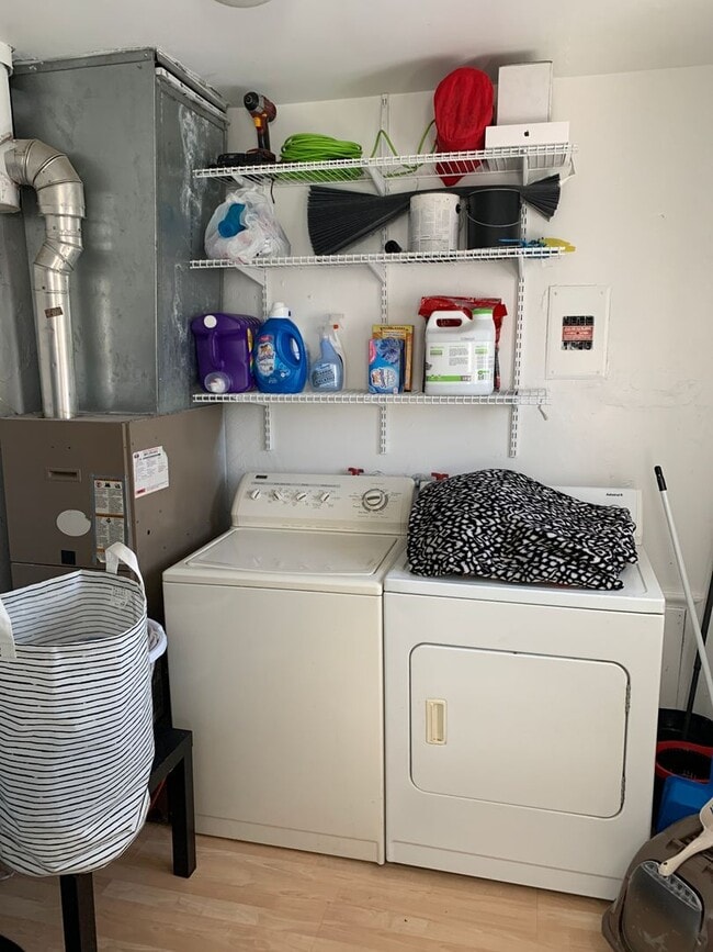 Building Photo - 3 Bedroom Home South Provo