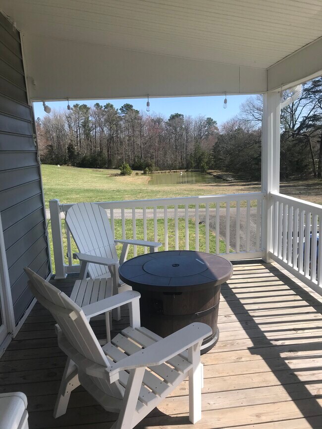 Covered Porch - 25001 Vista Rd