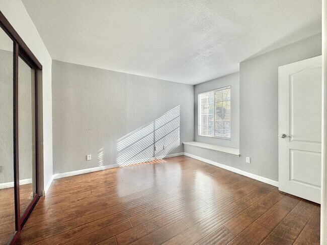 Building Photo - 9325 W Desert Inn Rd