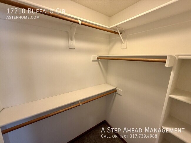 Building Photo - 17210 Buffalo Cir