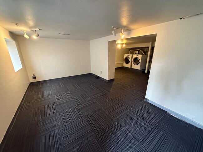 Building Photo - Charming 2 bed 1 bath in North Everett