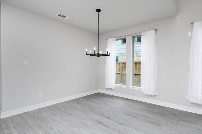 Building Photo - 24130 Elkhorn Gln Ln