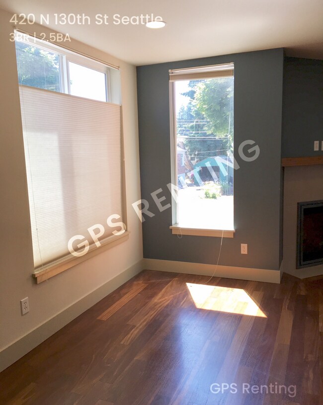 Building Photo - 420 N 130th St
