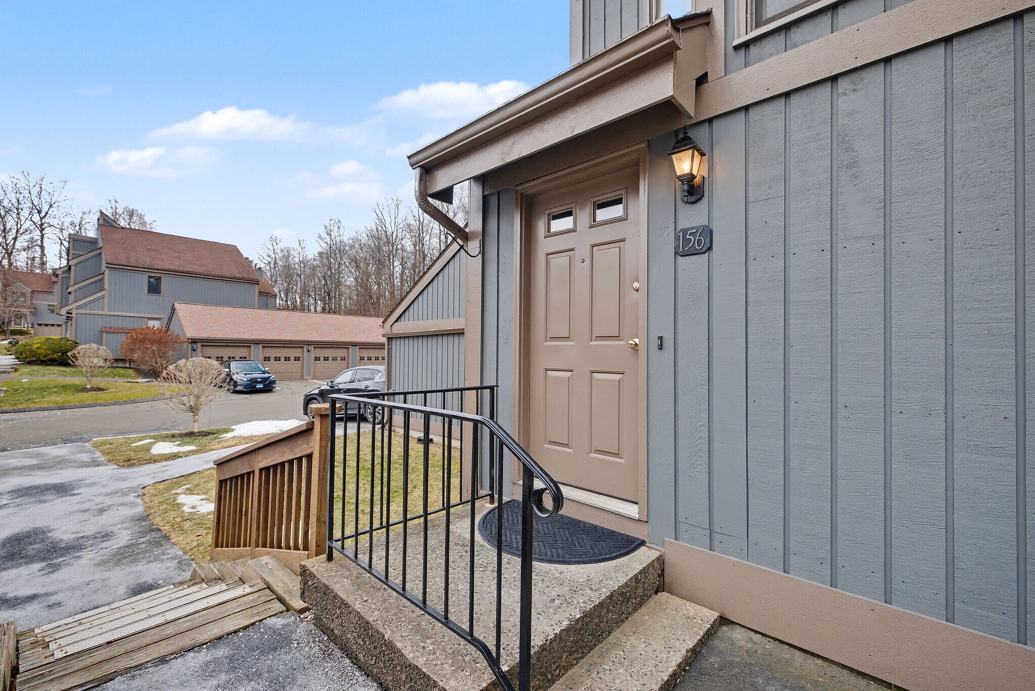 Private exterior entrance - 156 Heatherwood Dr