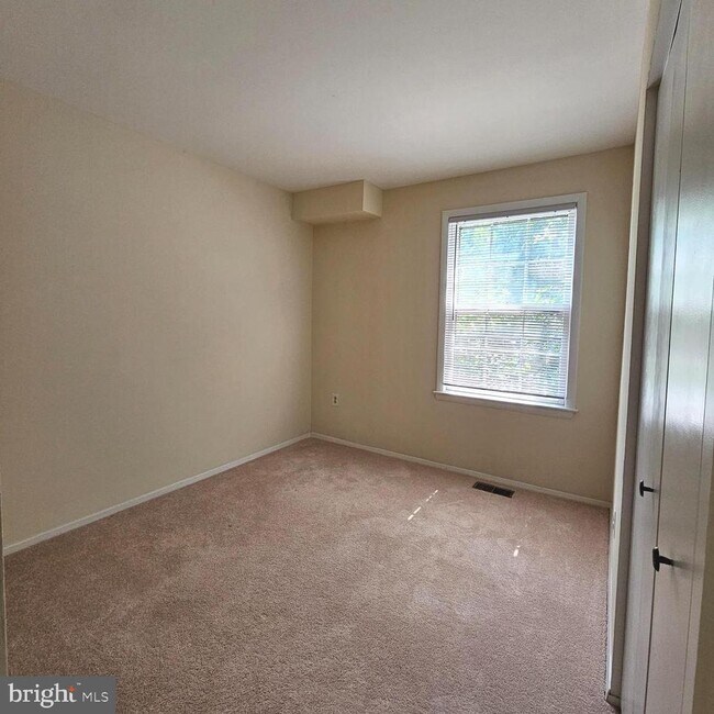 Building Photo - 8994 Bonham Cir