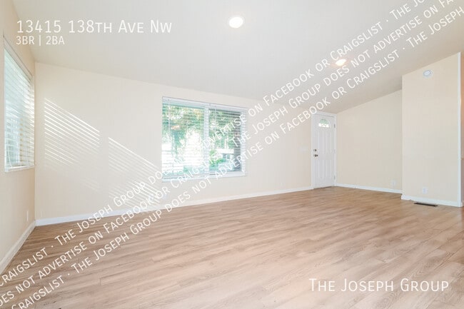 Building Photo - 13415 138th Ave NW