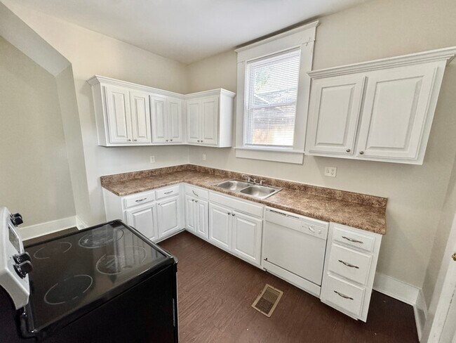 Building Photo - 1275 Tutwiler Ave