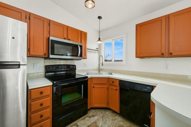 Building Photo - 569 S Edinburgh Dr