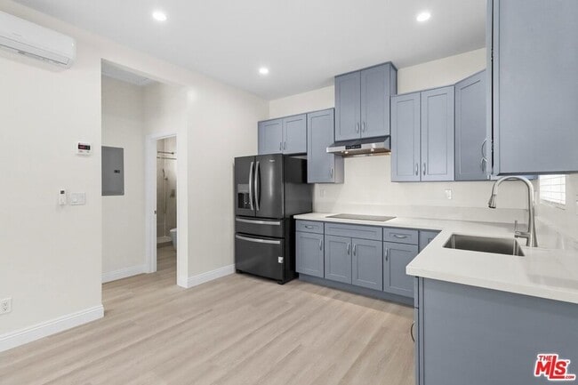 Building Photo - 2445 Harwood St