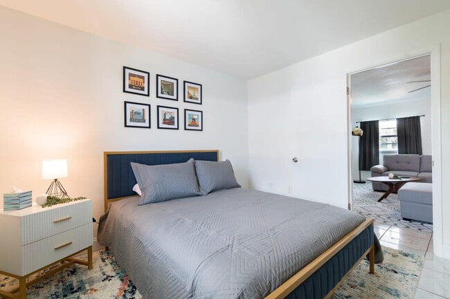 Building Photo - 505 Fillmore Ave