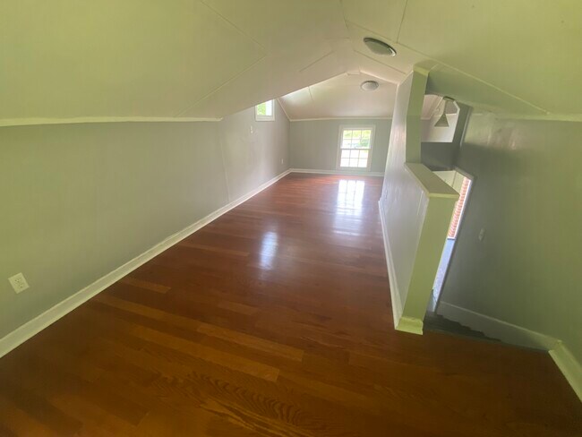 Bonus room - 776 Valley Dr